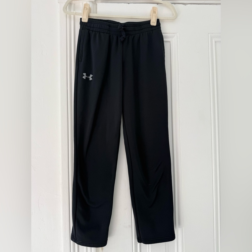 🦊 Under Armour Black Jogger Pants